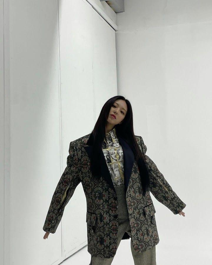 ITZY YUNA0
