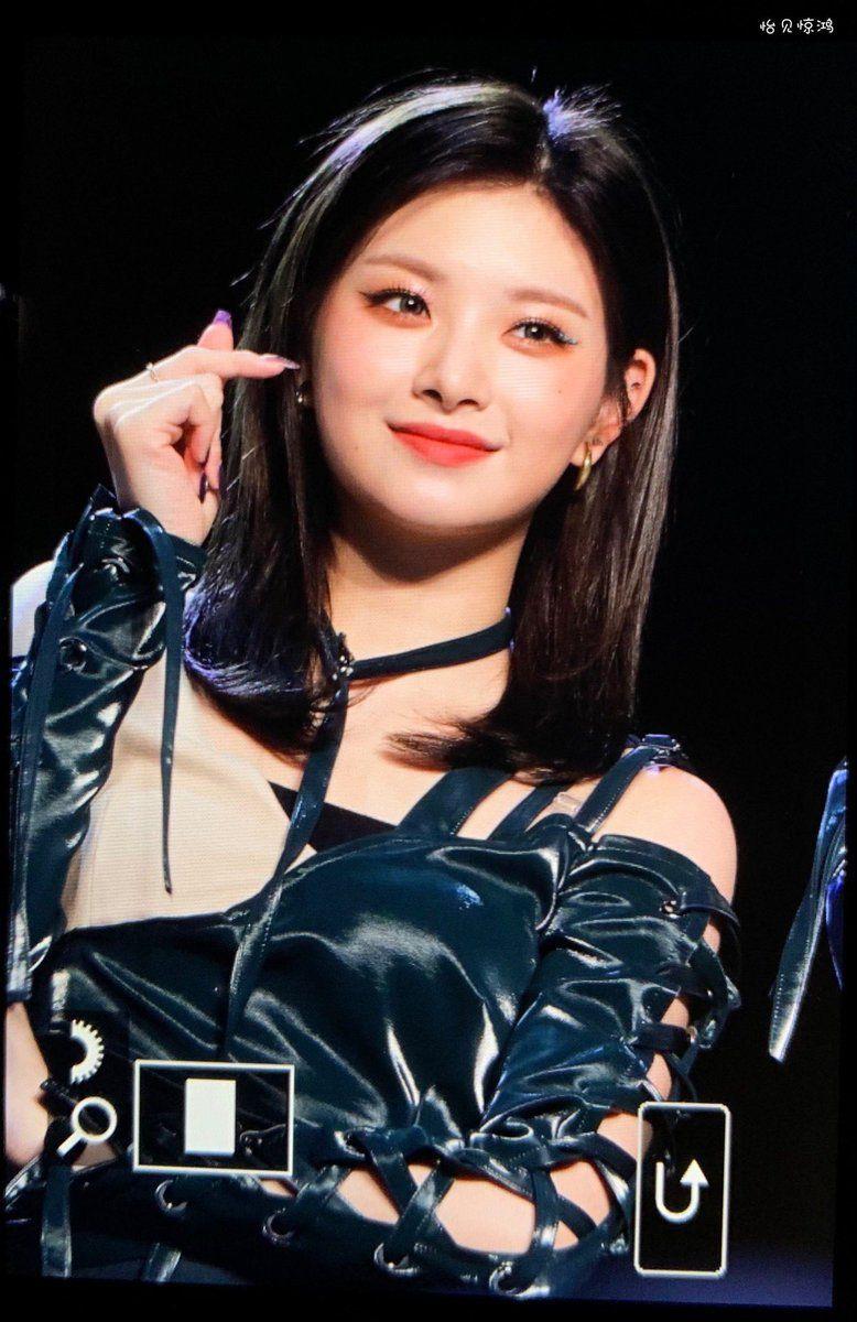 EVERGLOW 왕이런0