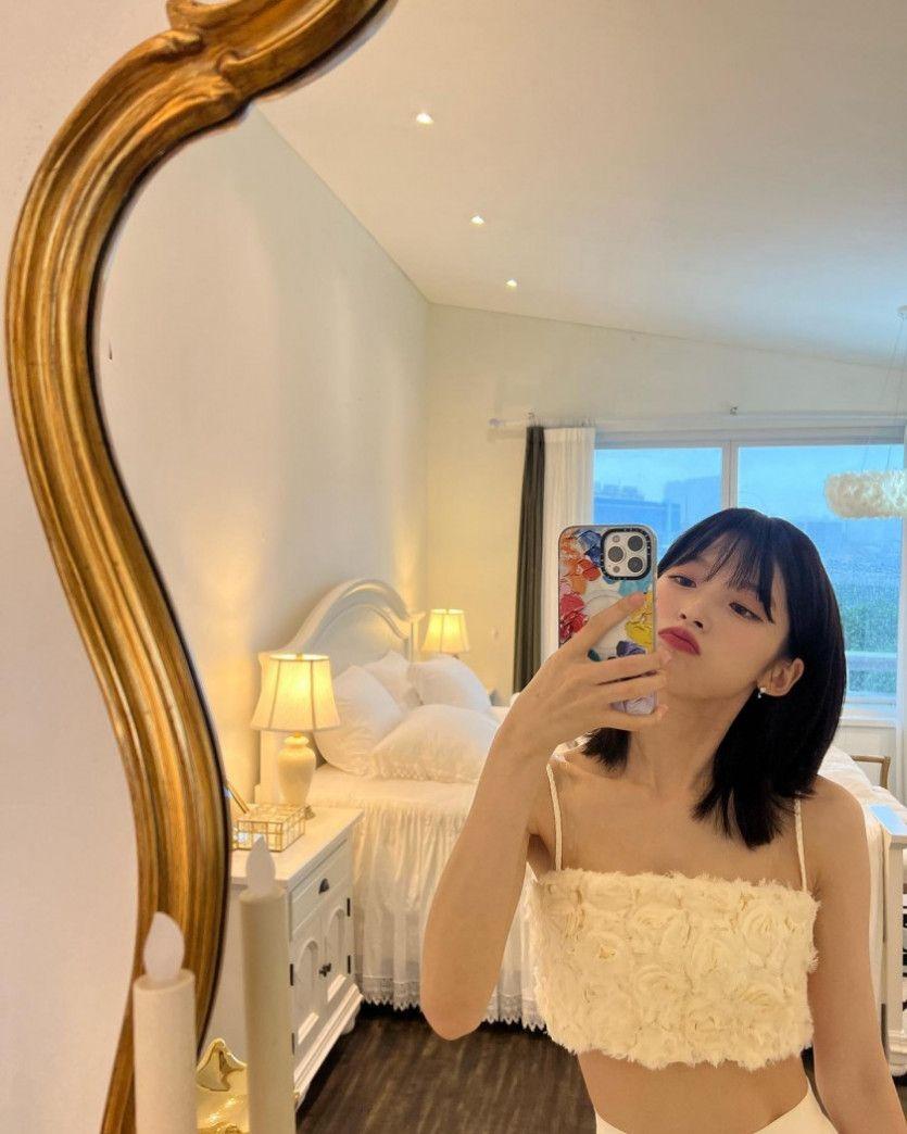 아린 인스타_거울셀카4