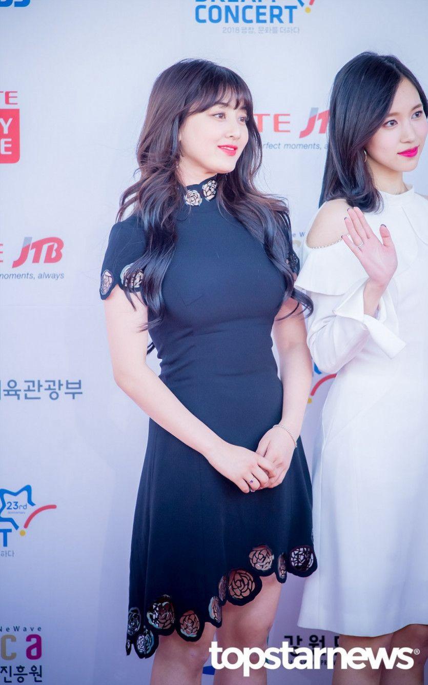 지효 레드카펫 의상2