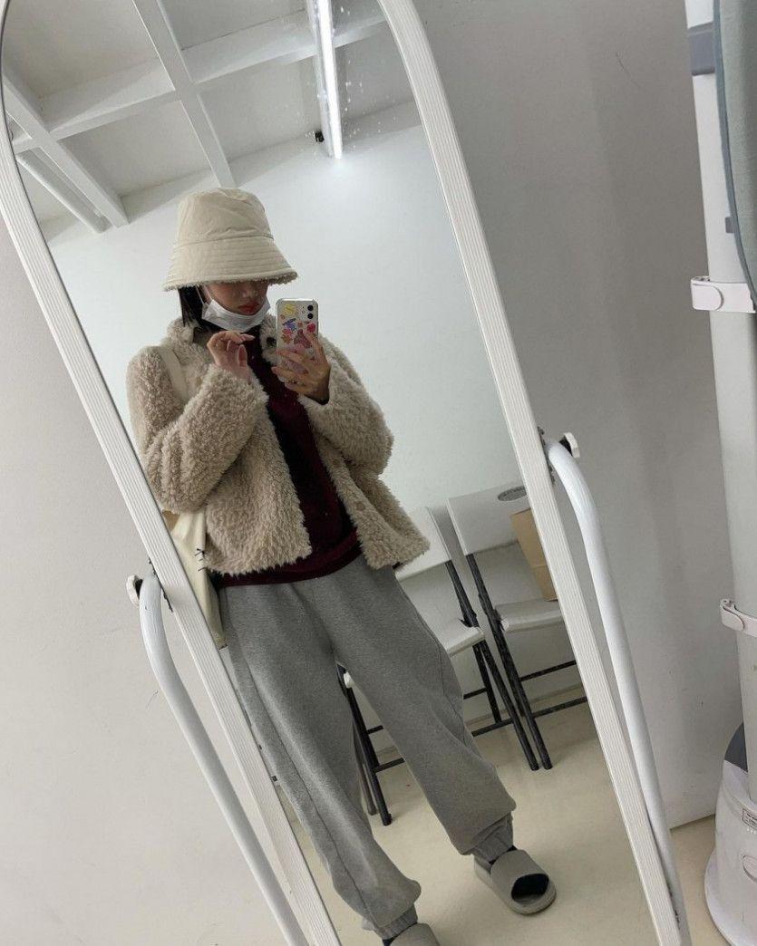거울 셀카 좋아하는 나은0