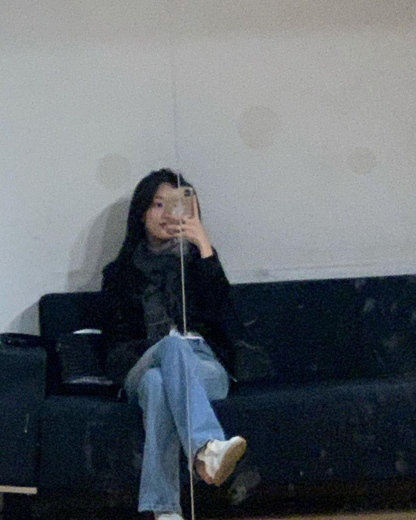거울 셀카 좋아하는 나은2