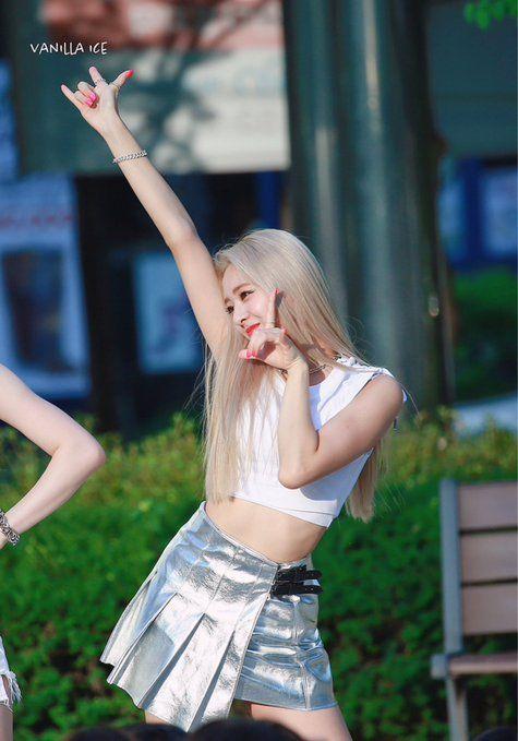 야외 미니팬미팅 유나1