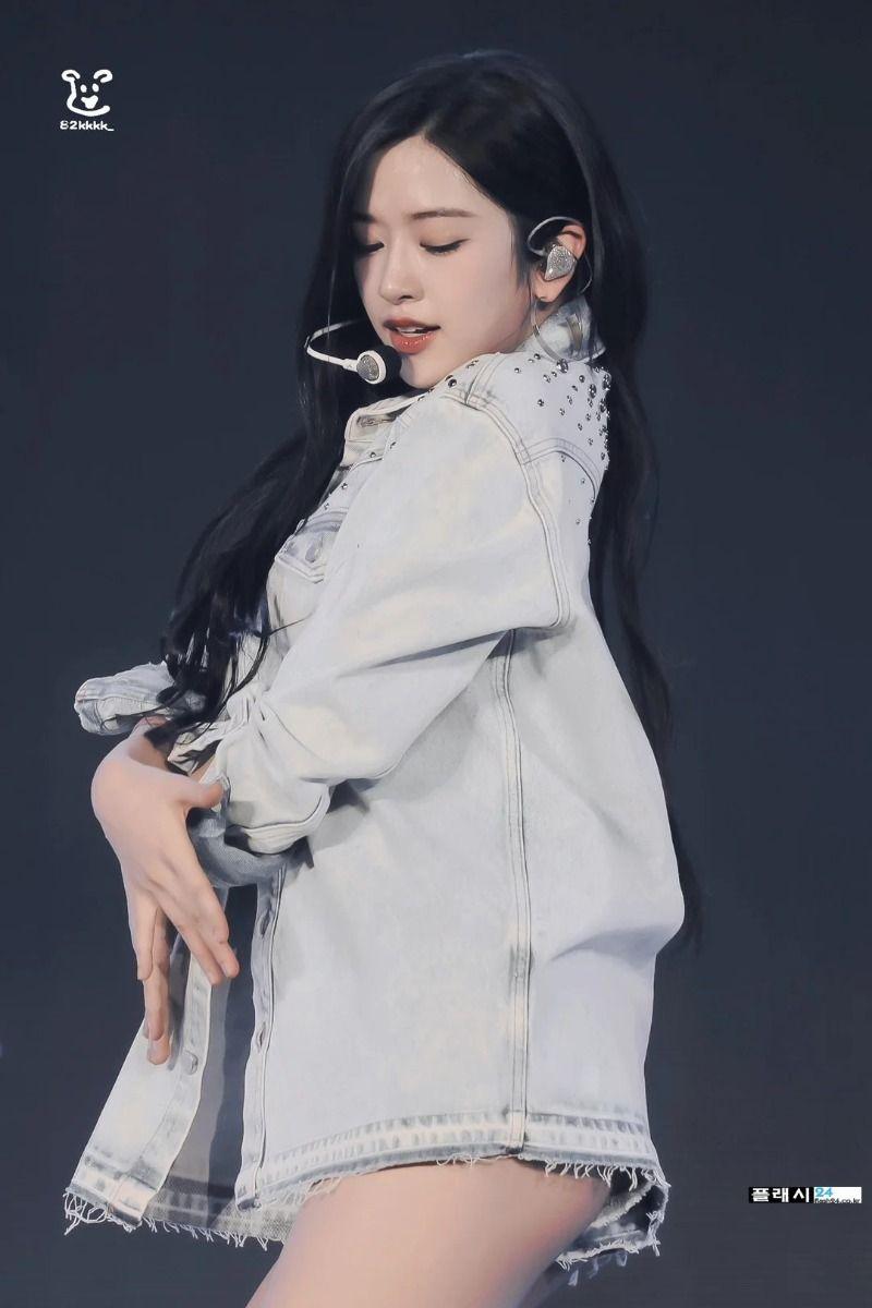 안유진1