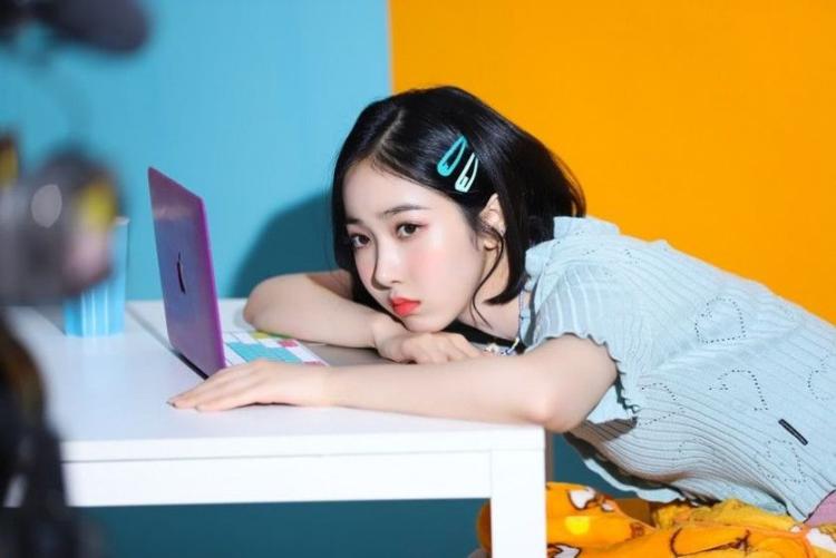 Shinbi X SINB '신비송 (ㅅㅂㅅ)' M/V, 비하인드 포토1
