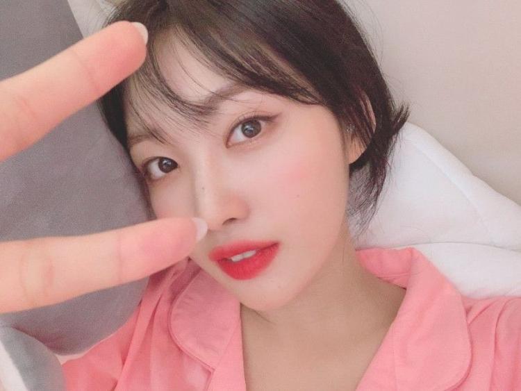EVERGLOW Sihyeon3