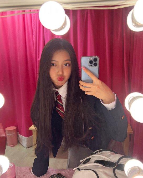 NMIXX jiwoo1