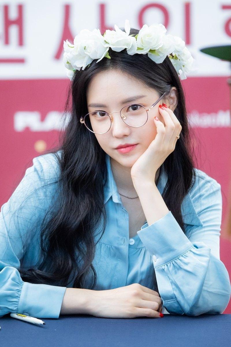 손나은3