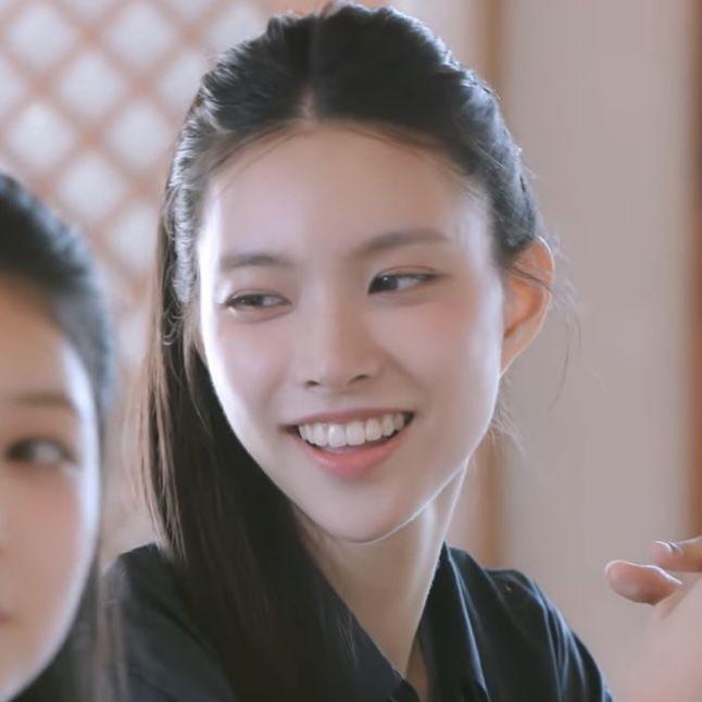 ILLIT 윤아0