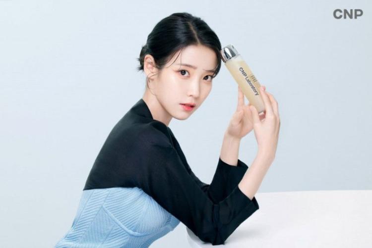 아이유 CNP 뷰티 화보2