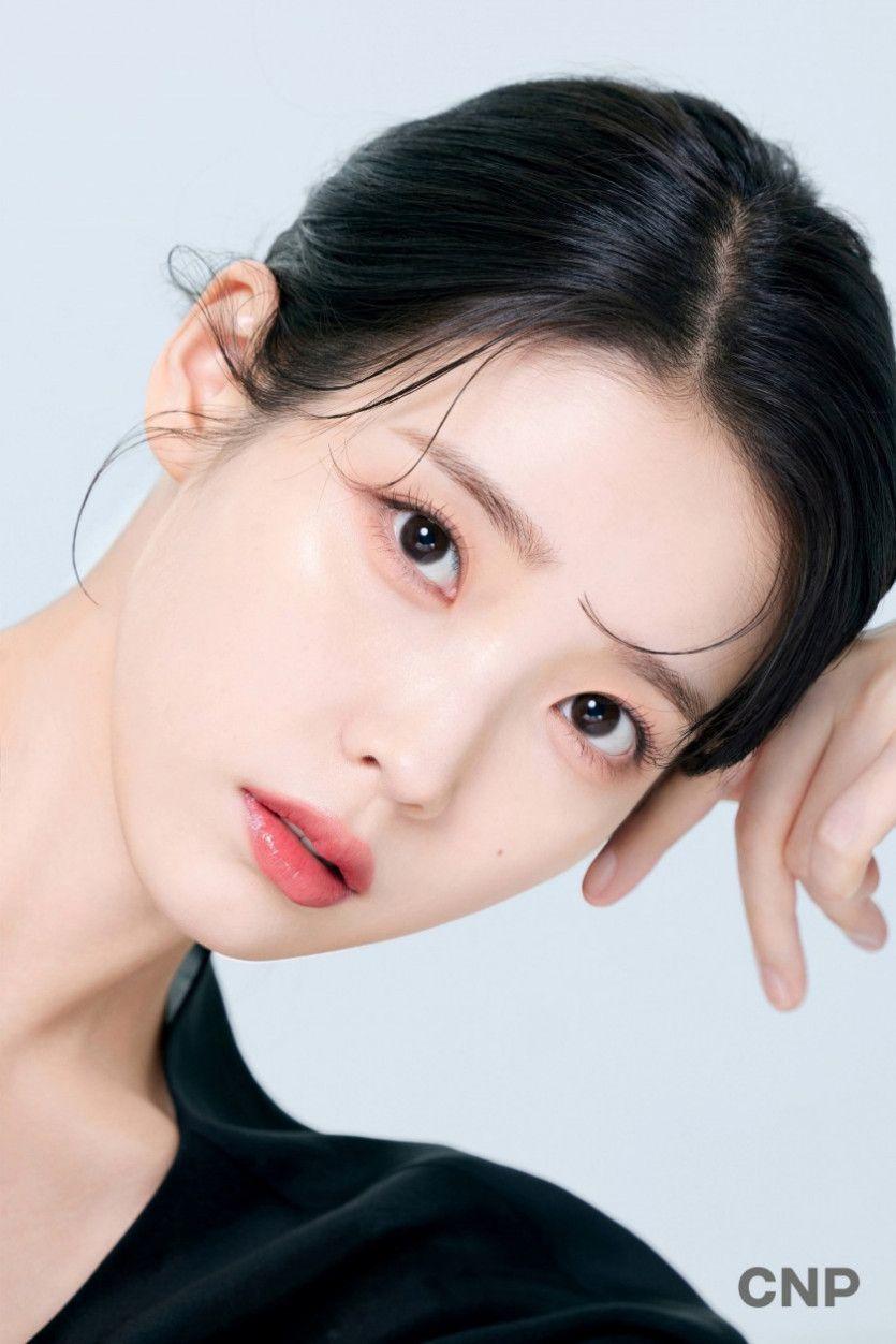 아이유 CNP 뷰티 화보4