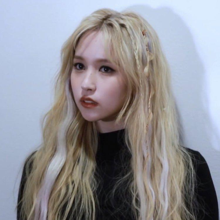 TWICE MINA0