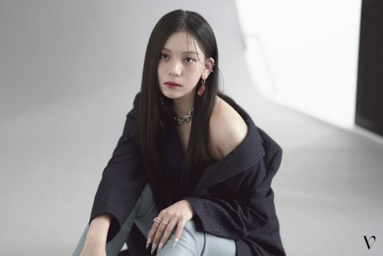 엄지 데이즈드 화보 비하인드 컷0