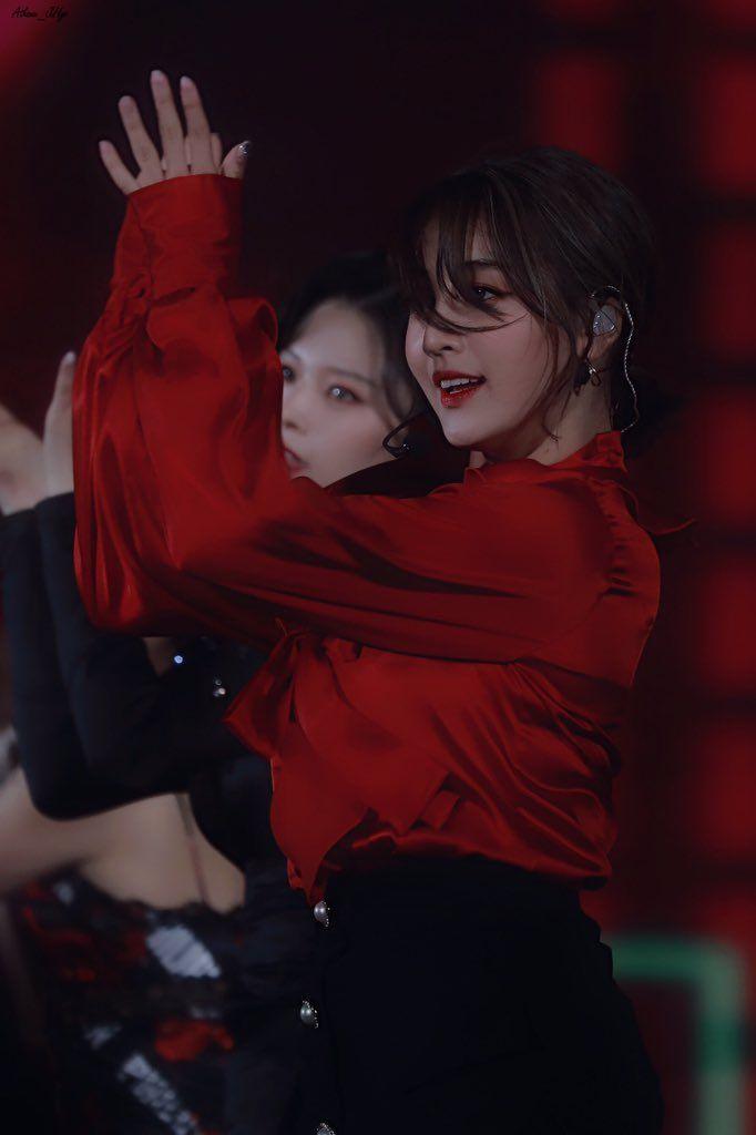 TWICE JIHYO1
