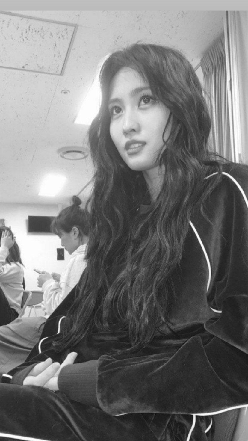 흑백 모모1