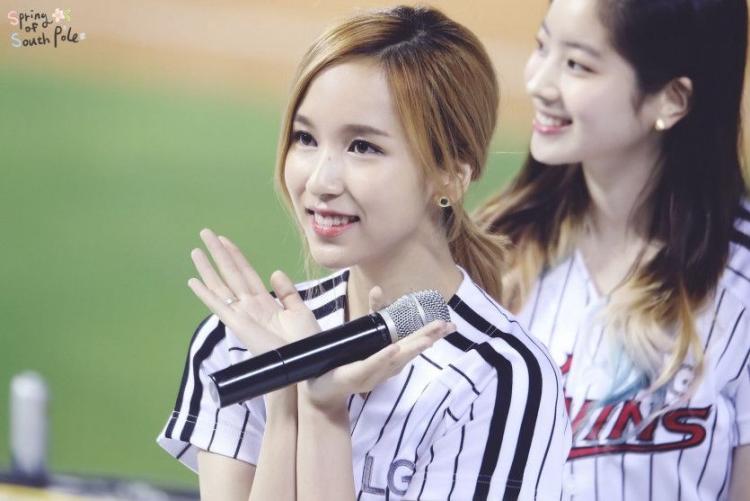 TWICE MINA0