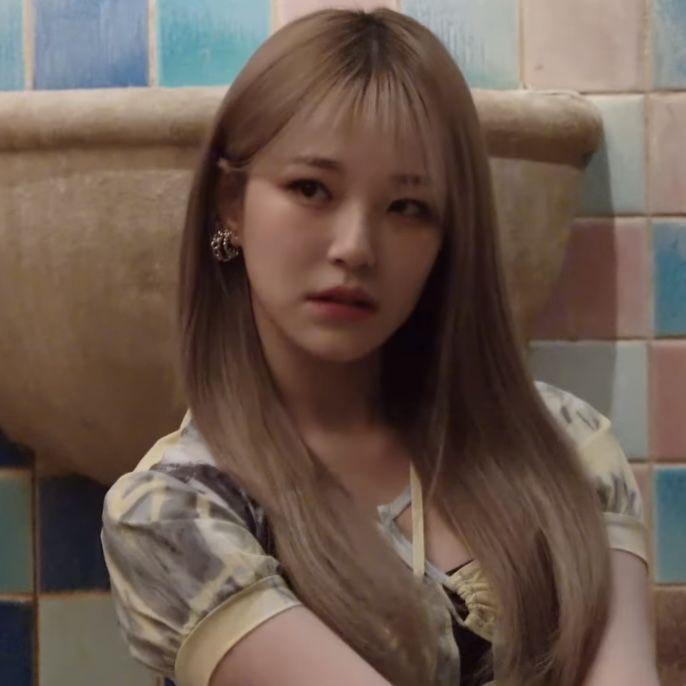 FROMIS 9  백지헌1