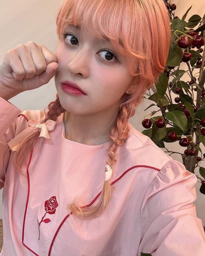 NMIXX Lily1