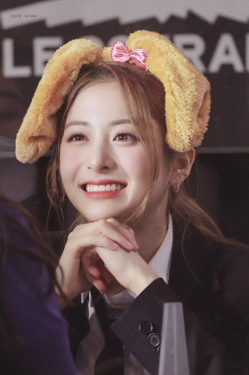 LE SSERAFIM YUNJIN0