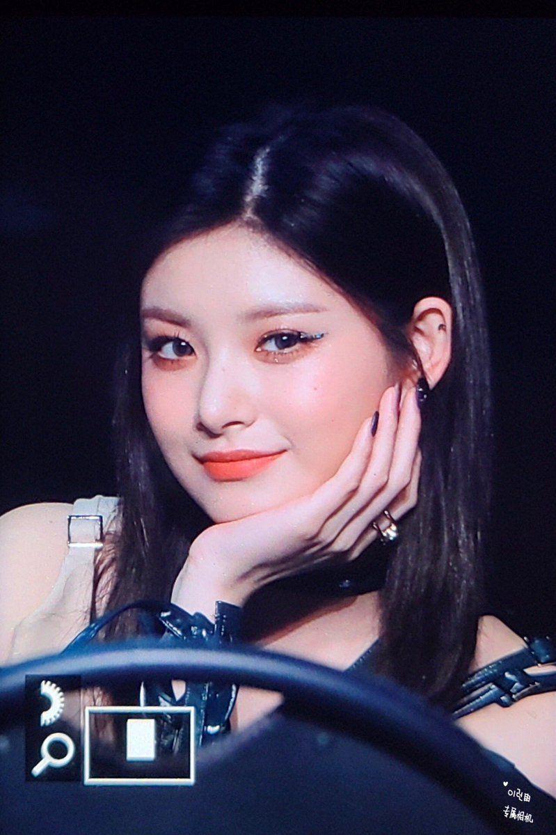 EVERGLOW 왕이런3