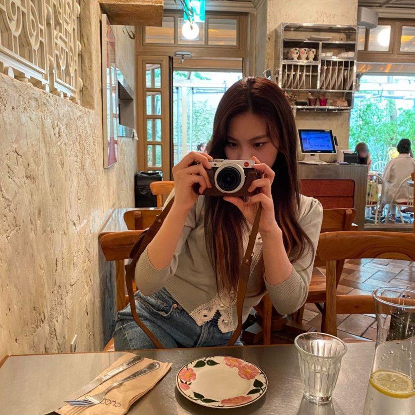 열심히 사진 찍는 엄지1