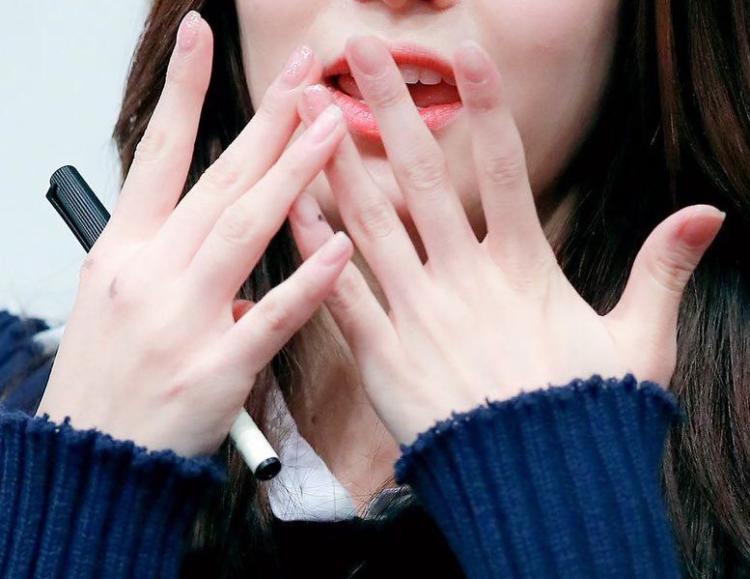 김민주 손 모음5