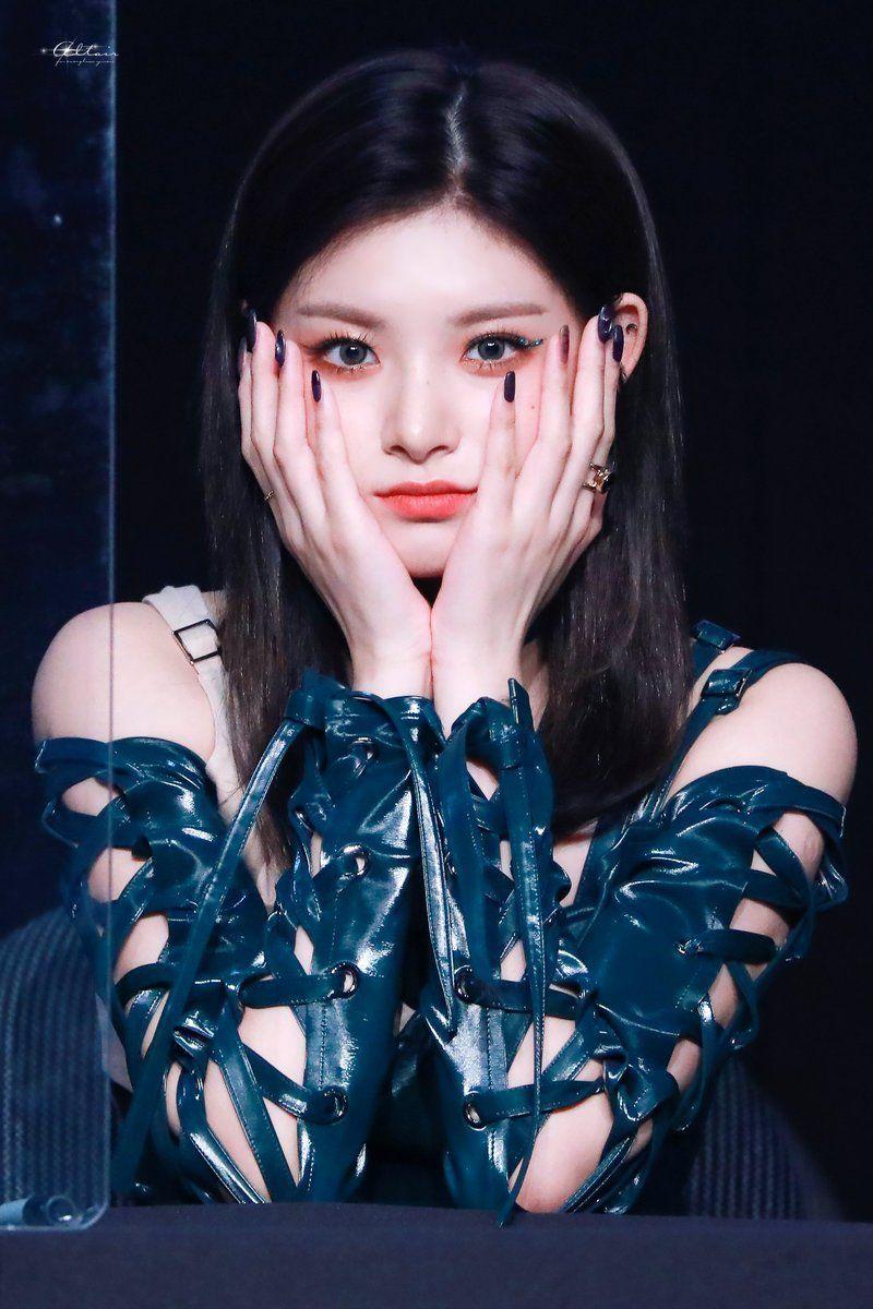 EVERGLOW 왕이런3