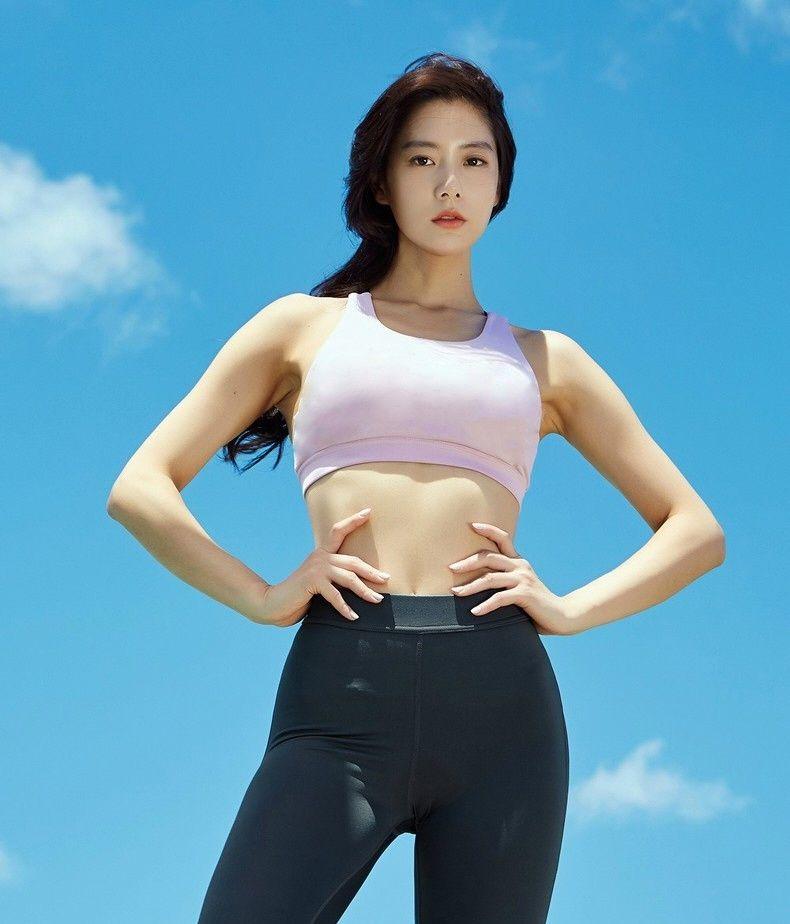 클라라 STL 요가복 화보7