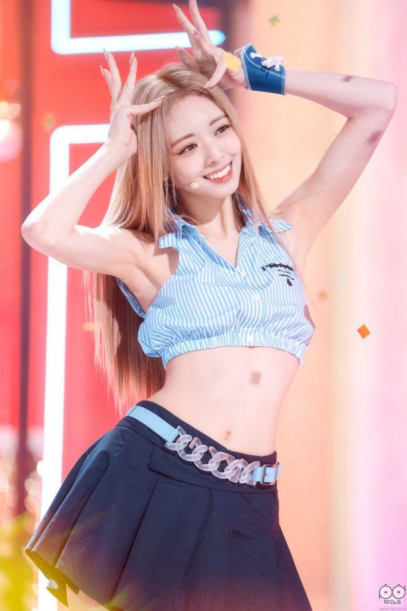 ITZY YUNA0