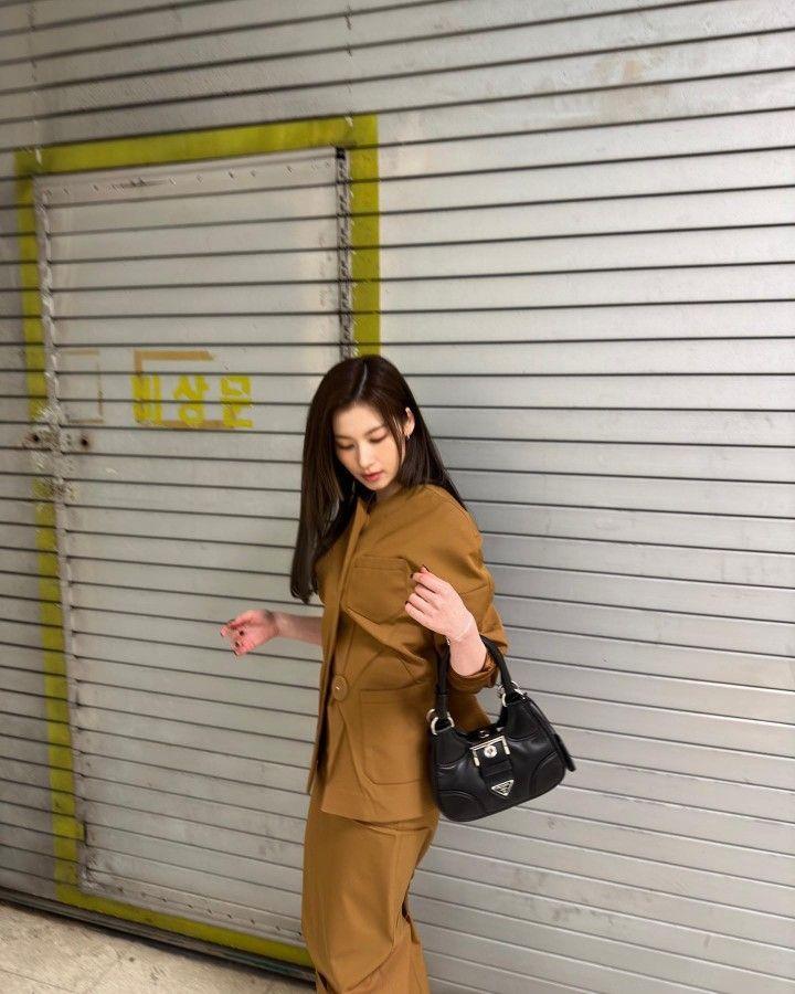 TWICE Sana1