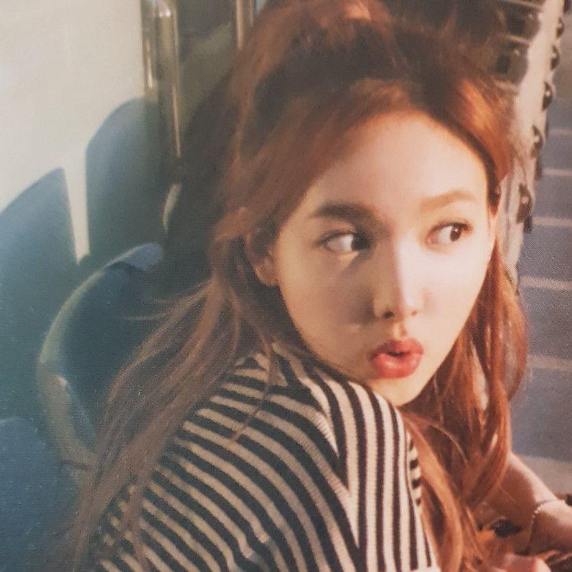 트와이스 볼빨간 나연 프리뷰0