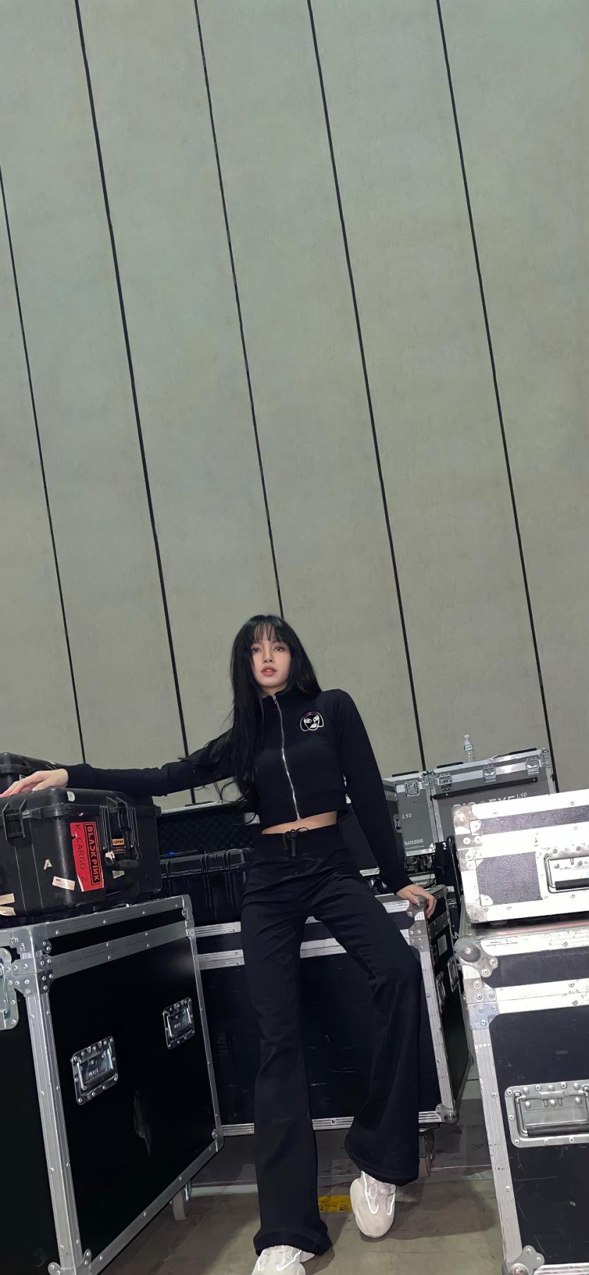 BLACKPINK LISA1