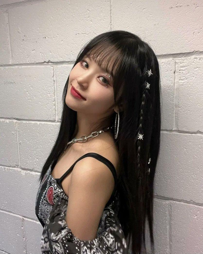 EVERGLOW Jiwon1