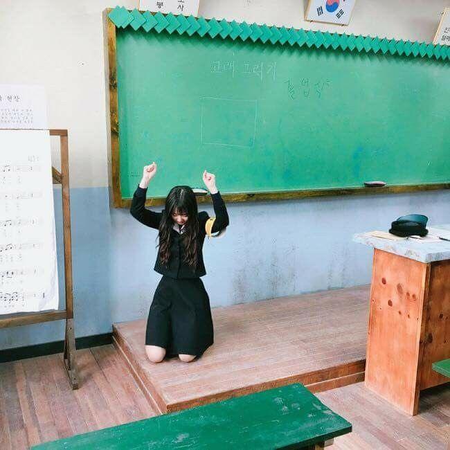 눈웃음과 몸매가 살벌한 99년생 치어리더 안주연.jpg4