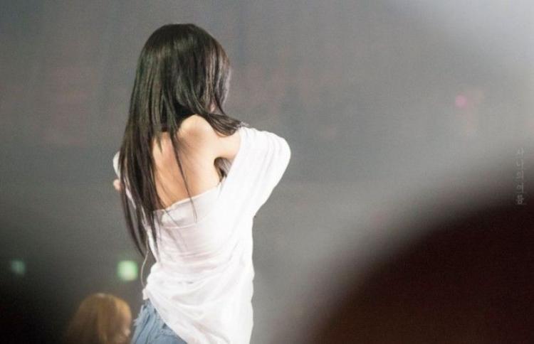 뒤에서본 사나0