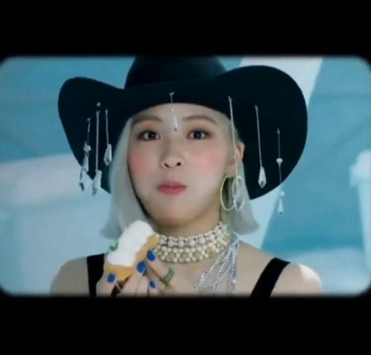 ITZY 류진1