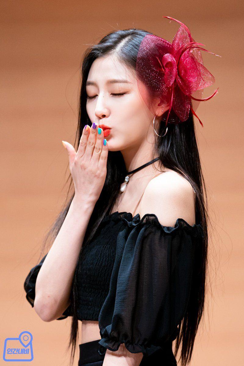 러블리즈 막냉이 정예인1