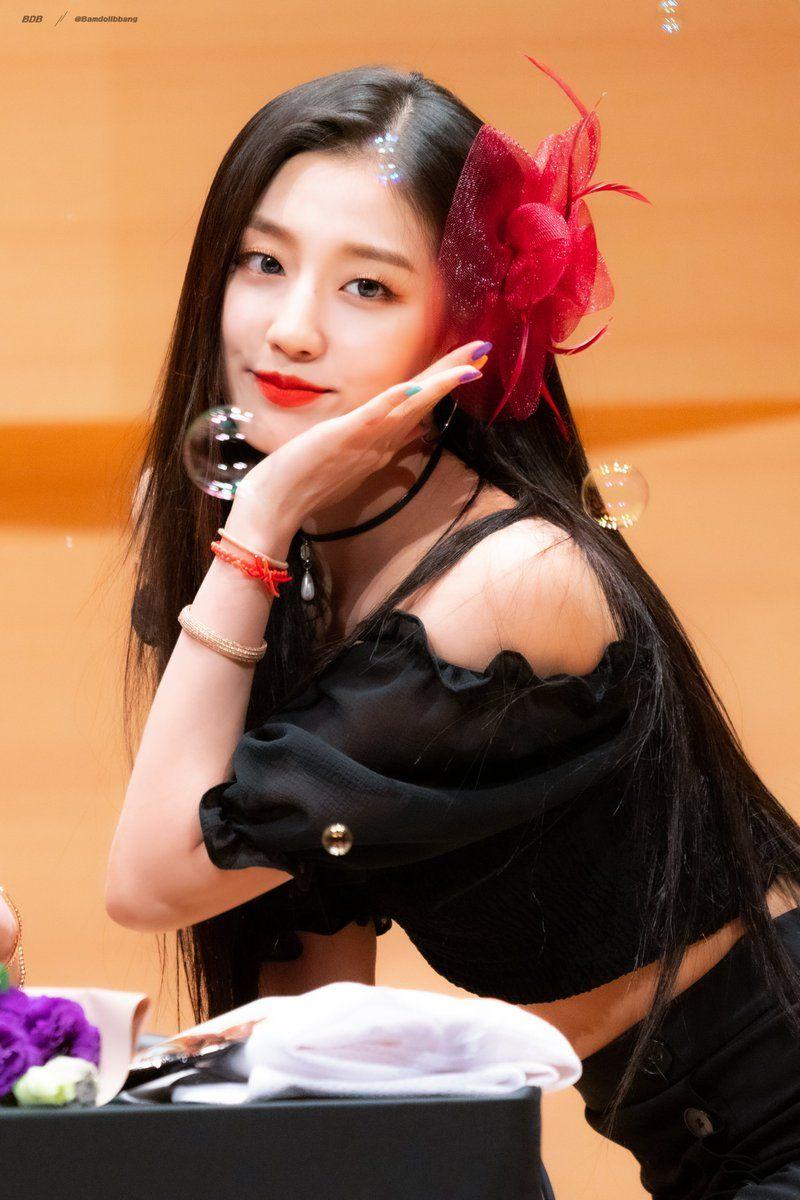 러블리즈 막냉이 정예인3