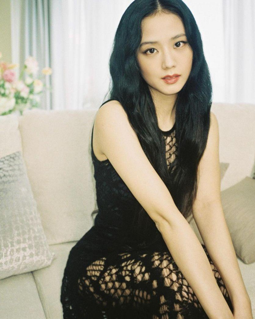 지수 인스타_블랙 원피스1