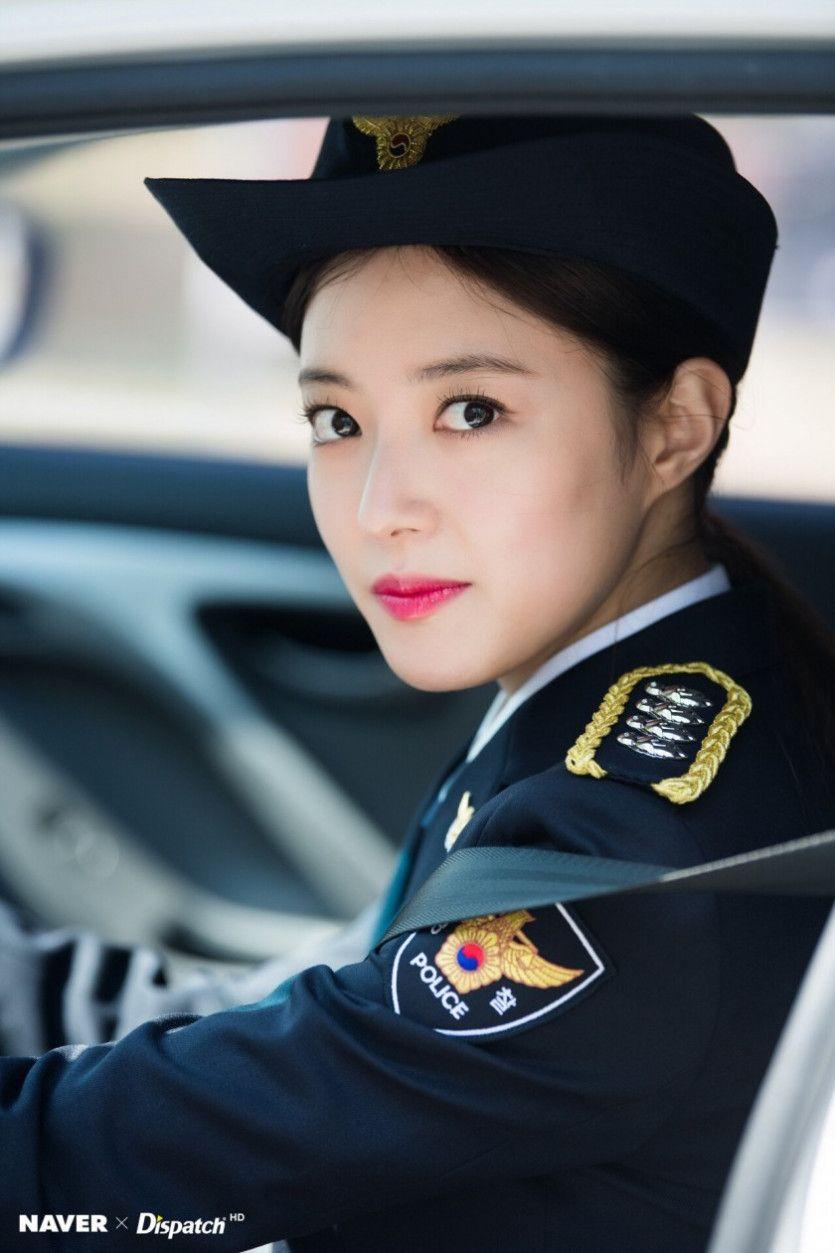 경찰제복 입은 이세영2
