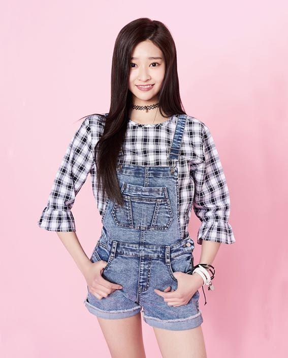 김민주 캐리킴 시절 캐주얼 화보2