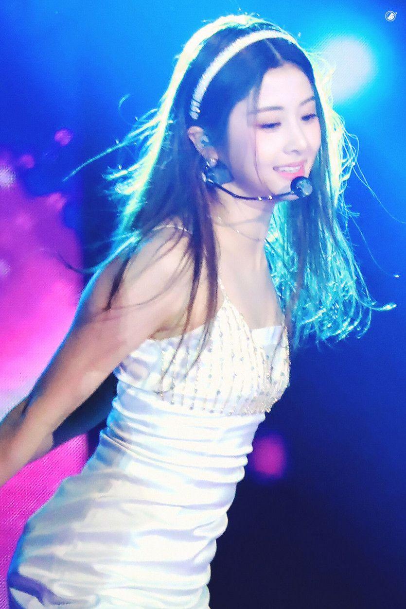 LE SSERAFIM YUNJIN1