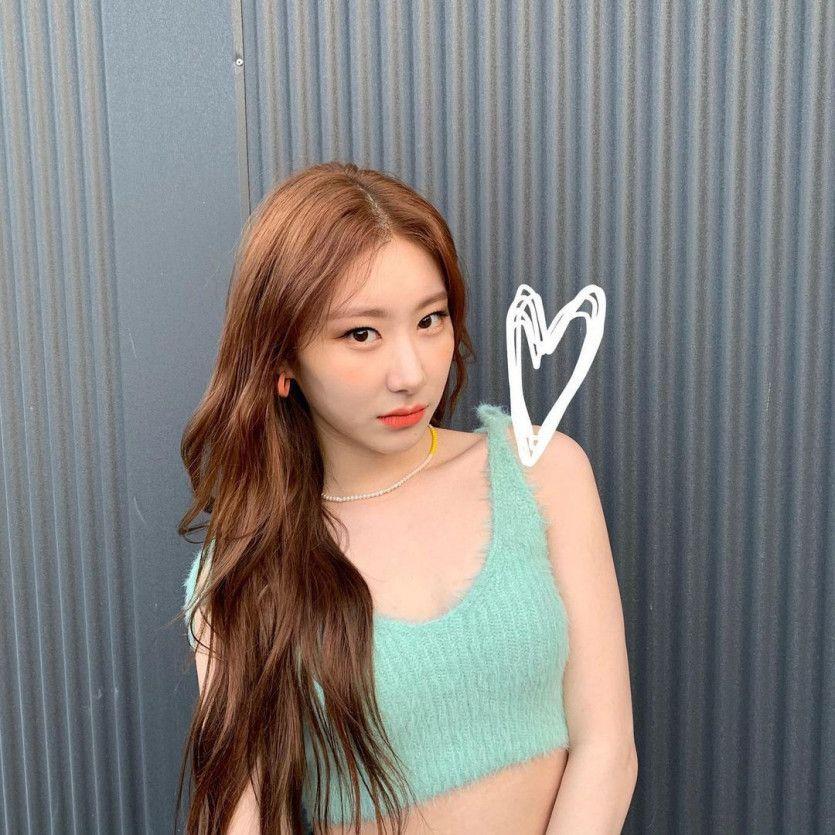 ITZY CHAERYEONG1