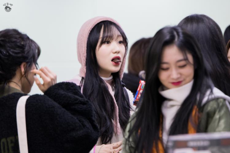 러블리즈 빵또먹 류수정4