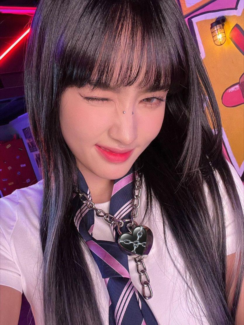 STAYC 윤1