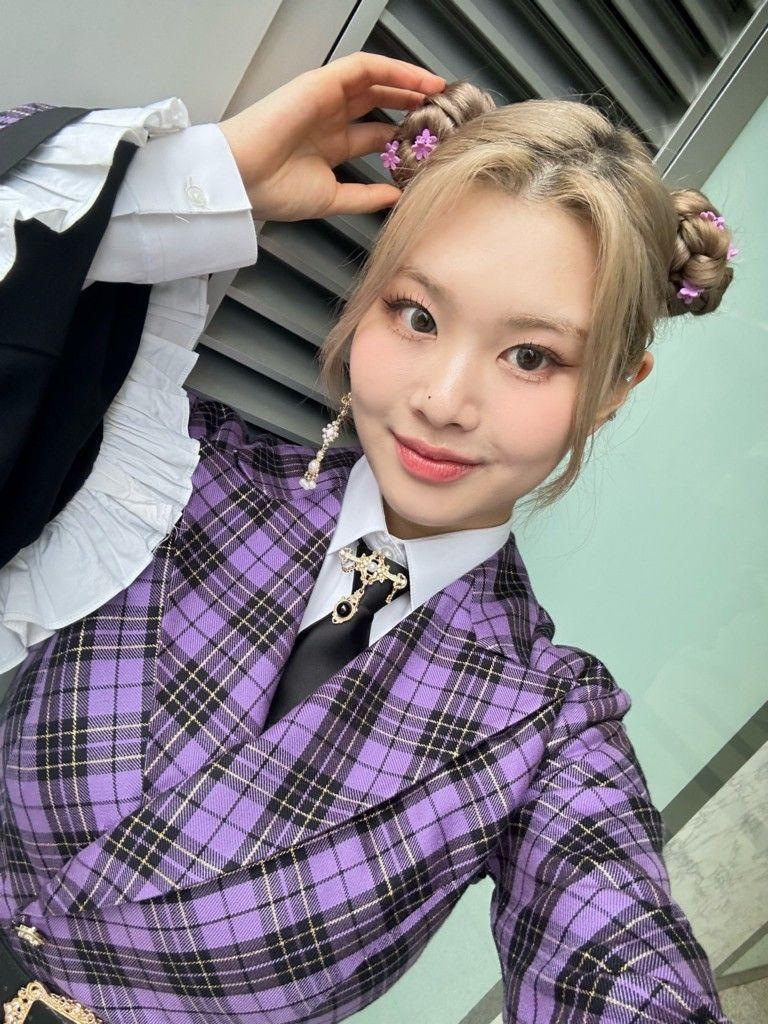 PURPLE KISS PARK SU JIN  swan2