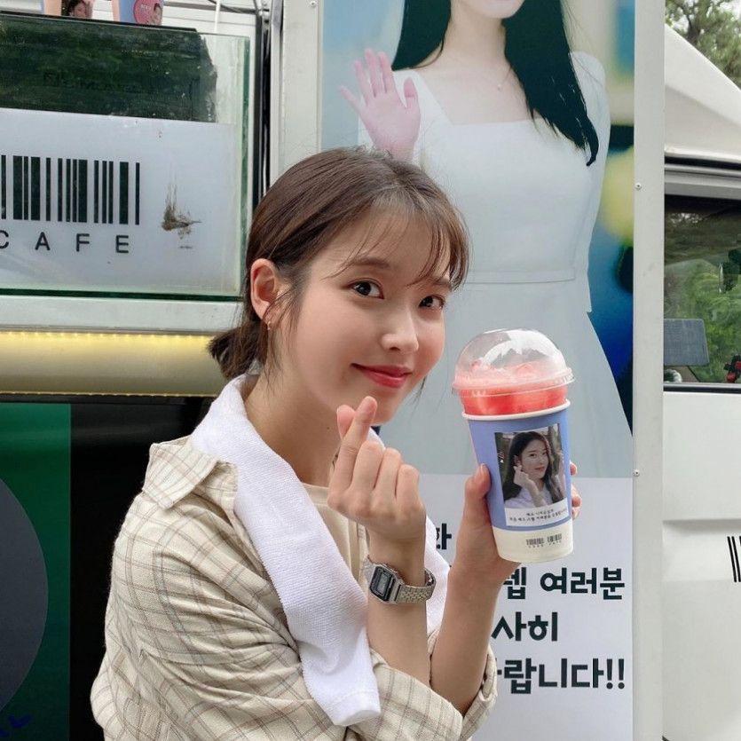 아이유 밥차 인증 최신1