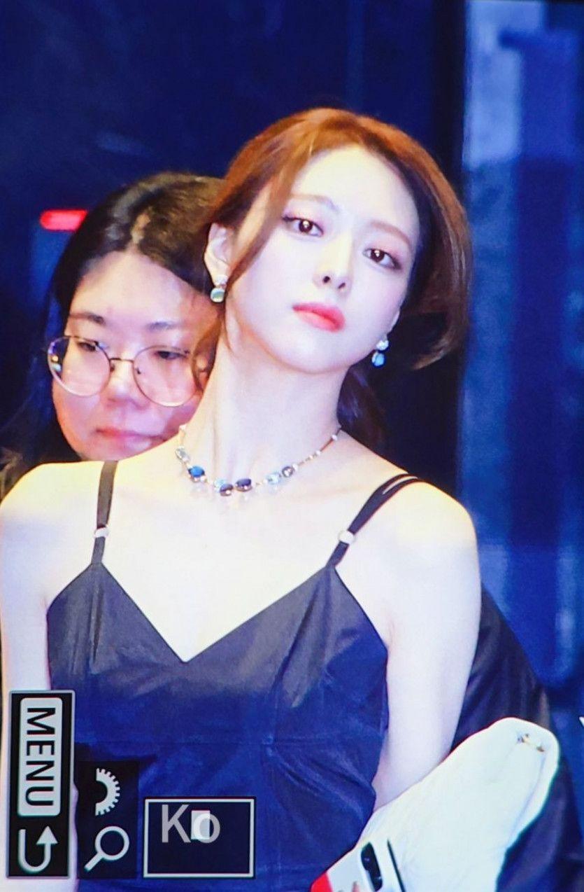 유나2