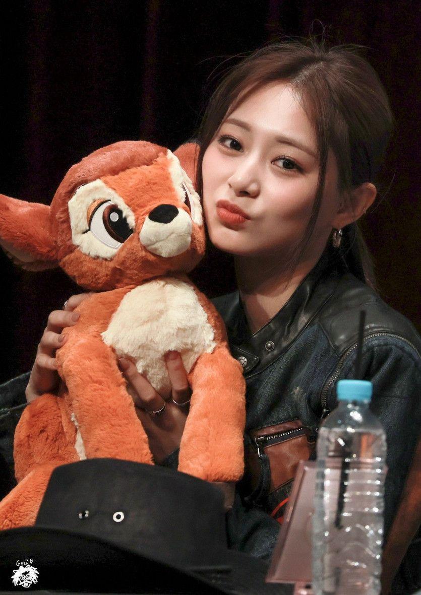 TWICE Tzuyu1