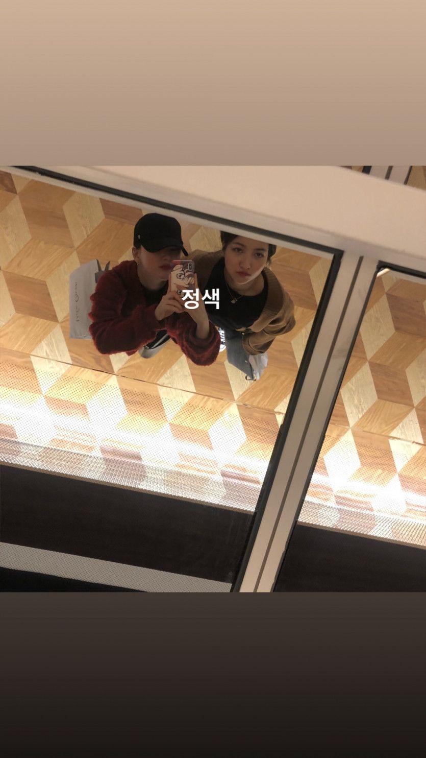 여자친구 소원 예린 은하 신비-인스타 스토리.jpg8